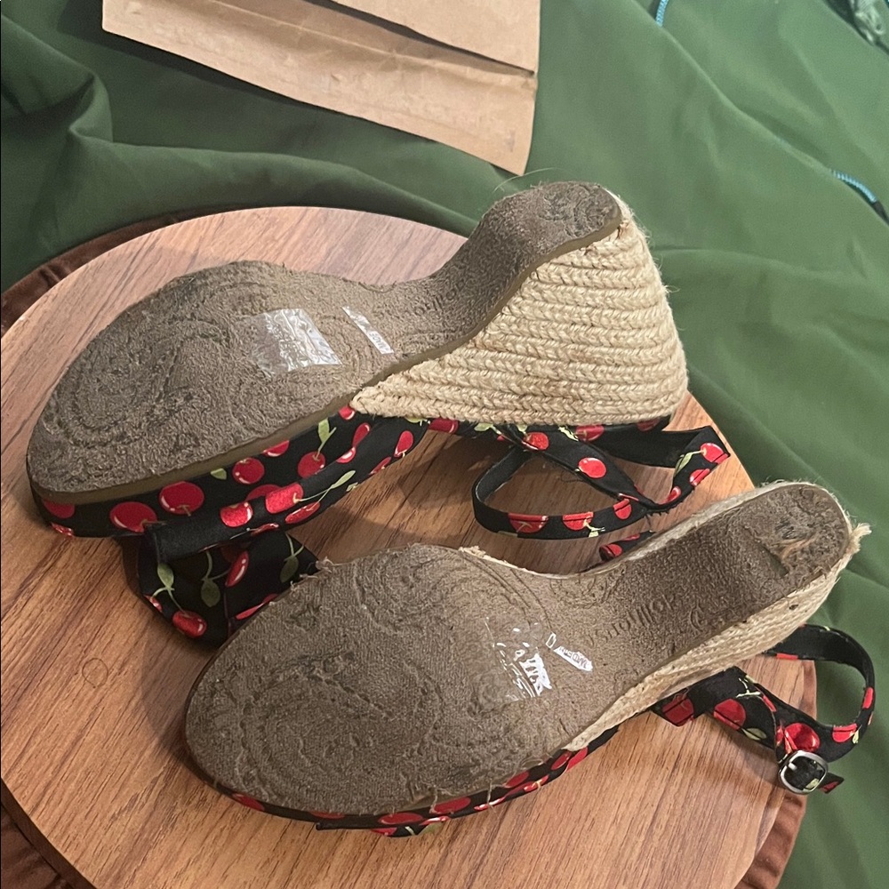Dollhouse Black Cherry Bow Peep-Toe Wedge Sandals - Picture 2 of 5